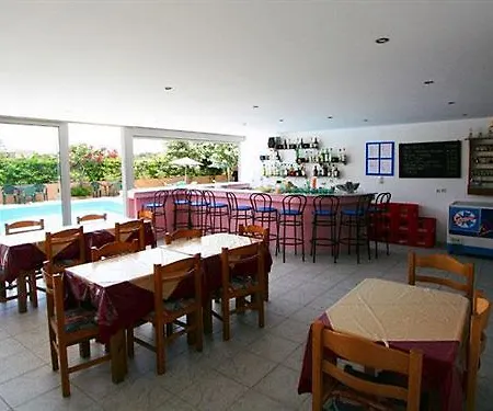 Handakas Hotel 2*